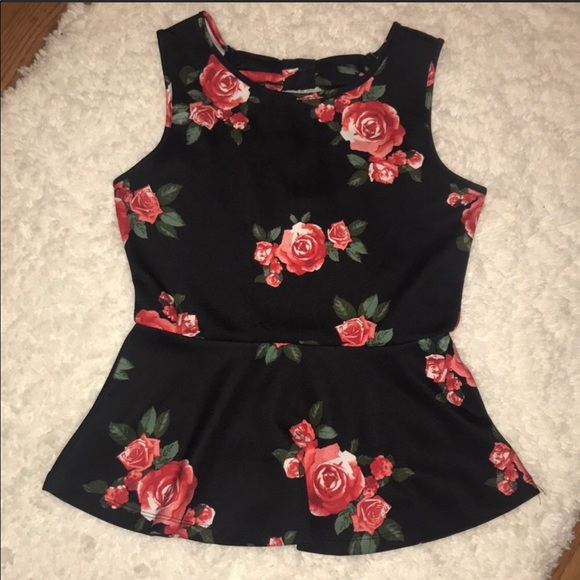 Forever 21 Tops - FOREVER 21 ROSE TOP 🌹🥀